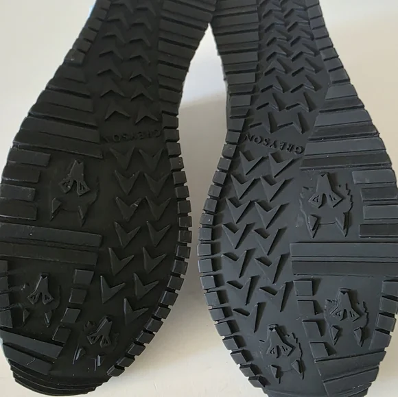 Men's Greyson and White Sneakers - Picture 7 of 9